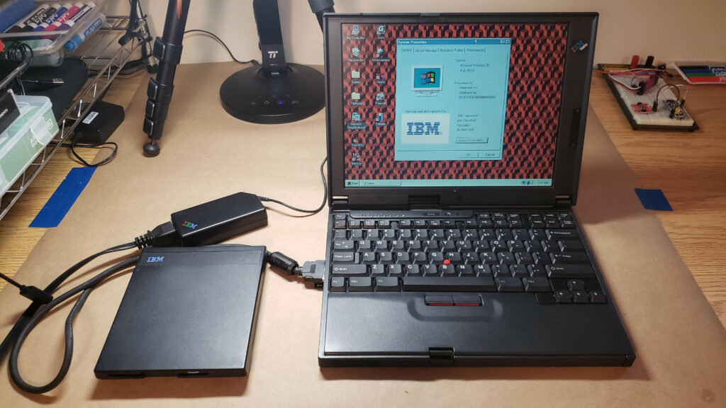 Complete ThinkPad 560E system.