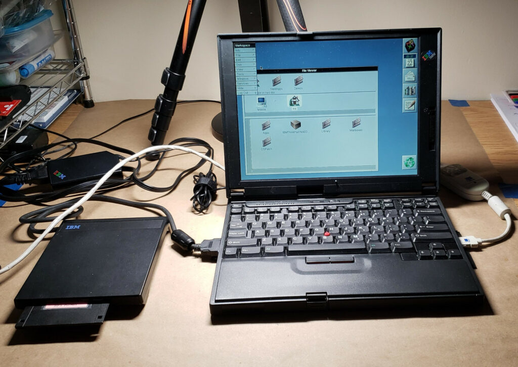 Photo of Thinkpad 560E System, running OpenStep 4.2